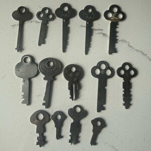 Vintage Skeleton Keys Set 14 count